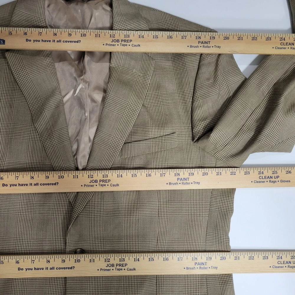 JOS A‎ BANK Men's Sport Coat Blazer Two Button Beige Plaid Wool Size 42L